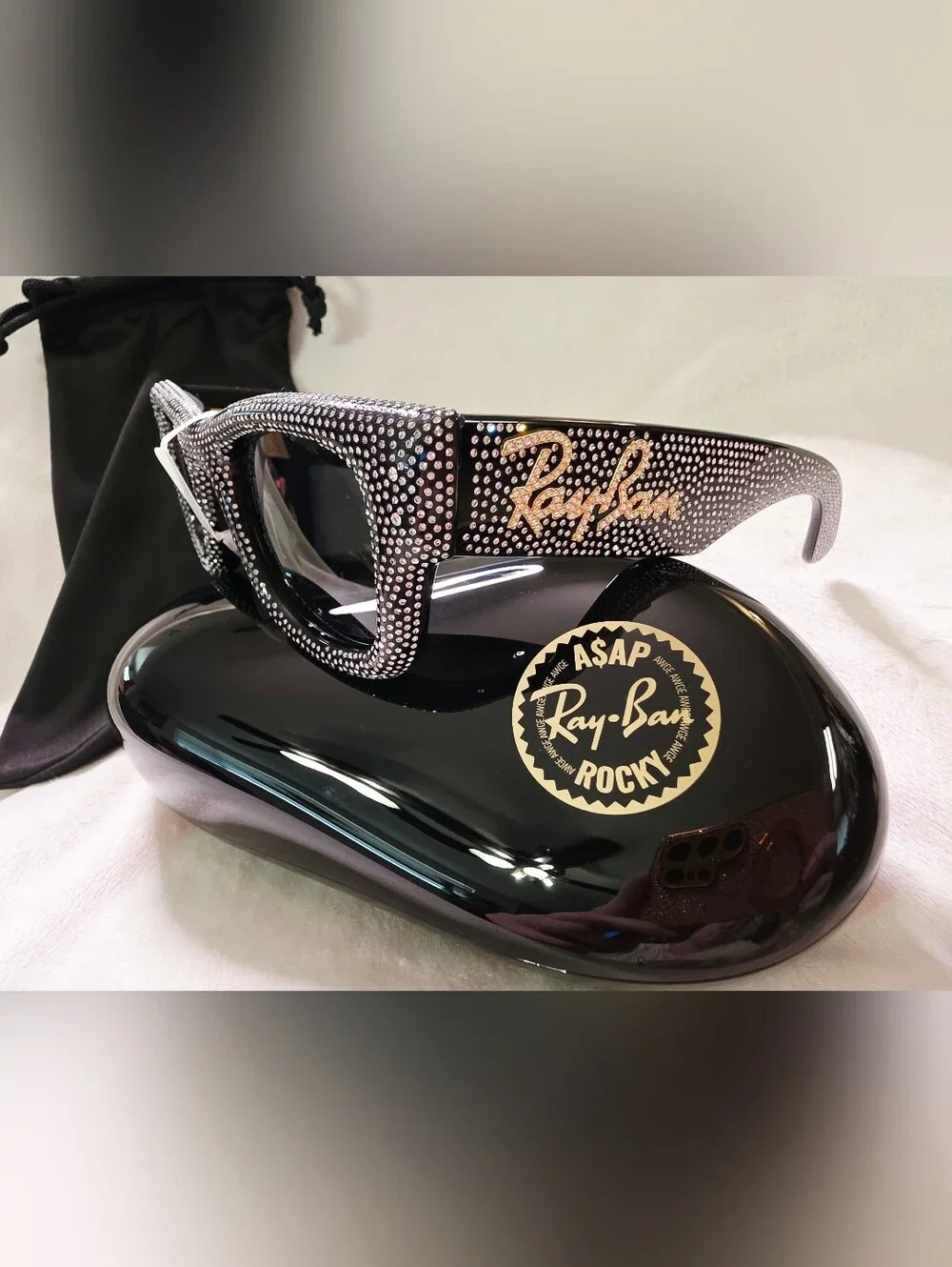 Ray-Ban Wayfarer Puffer Swarovski Crystal Pavé Edition sunglasses in black